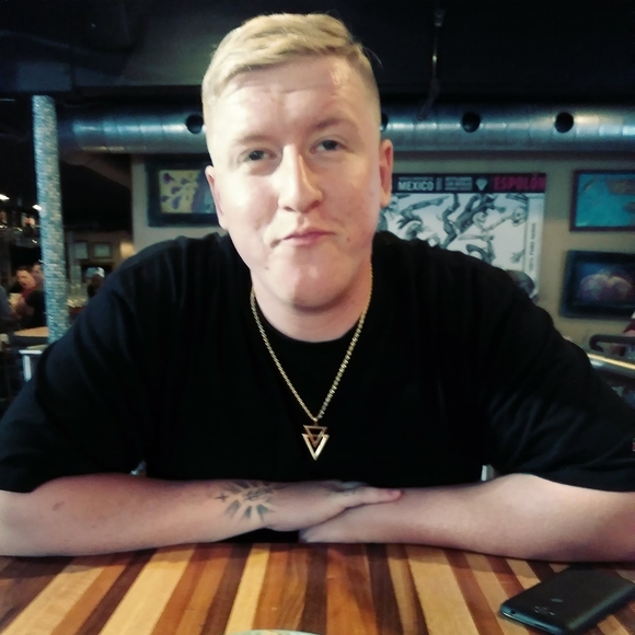 Meet your Posher, Kyle - Picture 1 of 1